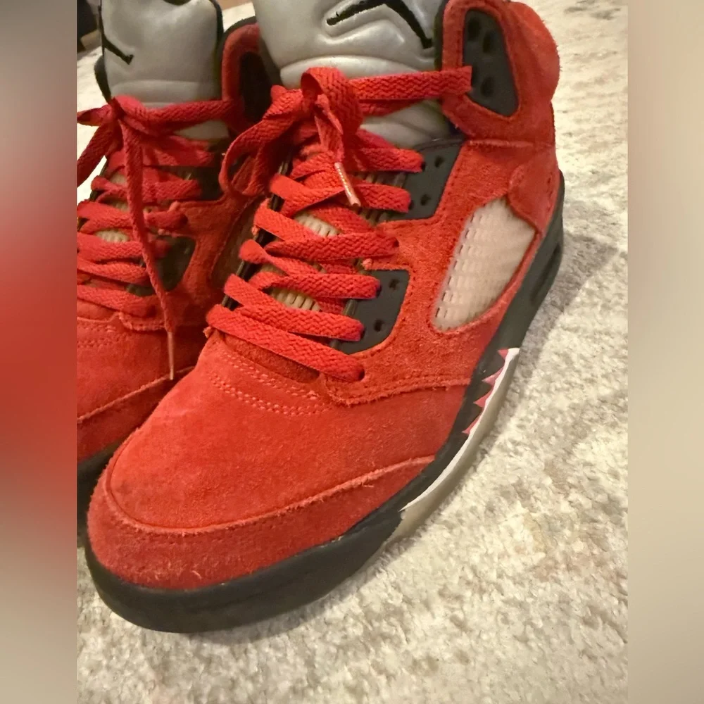 Jordan 5 Retro “Raging Bull” — Size 8 — Project/Restoration Pair